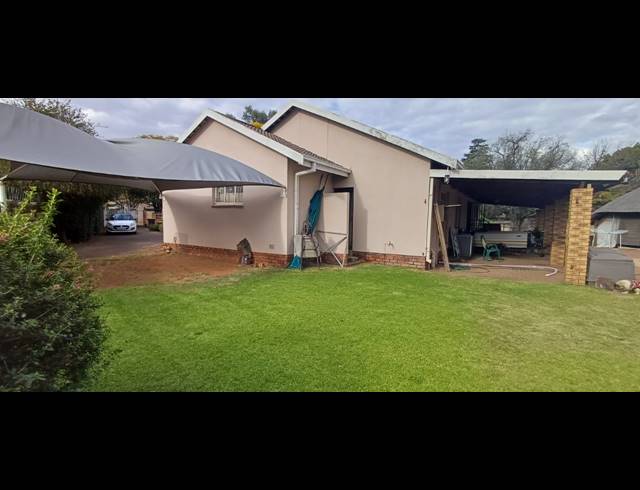 3 BEDROOM HOUSE FOR SALE IN THREE RIVERS EAST
